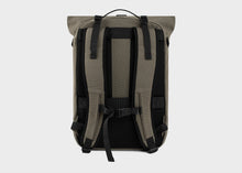 Charger l&#39;image dans la galerie, Nomad Hemp Rolltop Backpack - The 3-in-1 expandable hemp backpack for nomads
