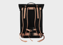 Charger l&#39;image dans la galerie, Nomad Hemp Rolltop Backpack - The 3-in-1 expandable hemp backpack for nomads