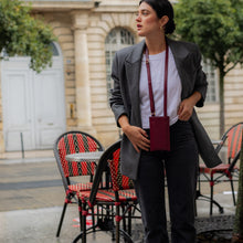 Charger l&#39;image dans la galerie, Pochette Vanille rouge