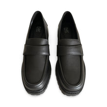 Load image into Gallery viewer, Women black moccasin