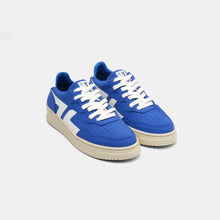 Load image into Gallery viewer, Vue frontale des baskets bleues ZETA B3 Cobalt, soulignant la coupe et les lacets.