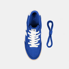 Load image into Gallery viewer, Vue de dessus des baskets bleues ZETA B3 Cobalt, affichant les détails du design.