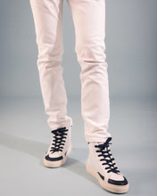 Charger l'image dans la galerie, Baskets montantes hautes blanches véganes unisex en Apple Leather Piñatex Bambou