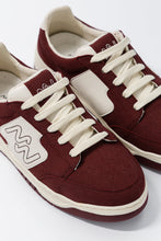 Charger l&#39;image dans la galerie, Baskets vegan Dream Big Burgundy - gros plan