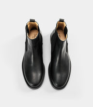 Load image into Gallery viewer, bottines chelsea noires pour homme en cuir vegan
