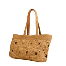 Charger l'image dans la galerie, Cabas en raphia marron Anjara. Détails haut de gamme et finitions anses Uppeal alternative au cuir, sac à main vegan intemporel moderne et durable