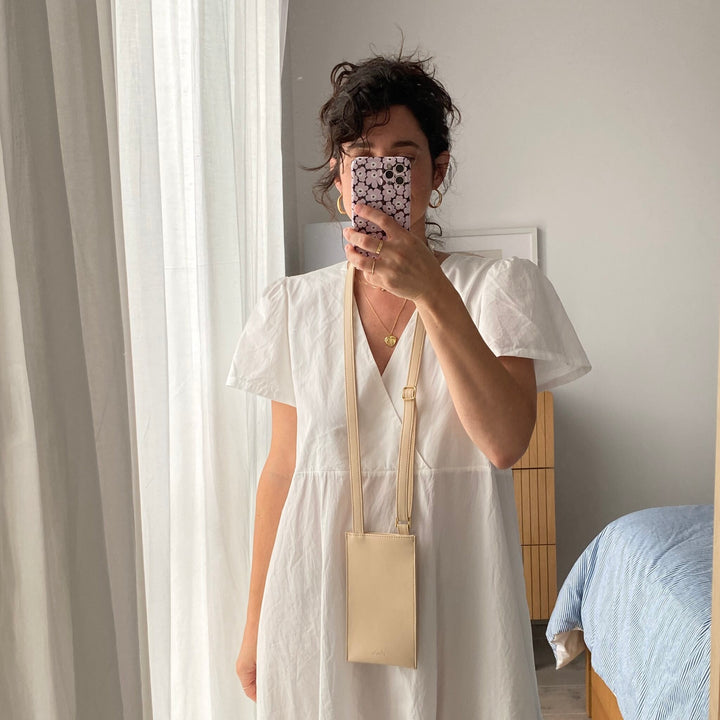 pochette télephone beige