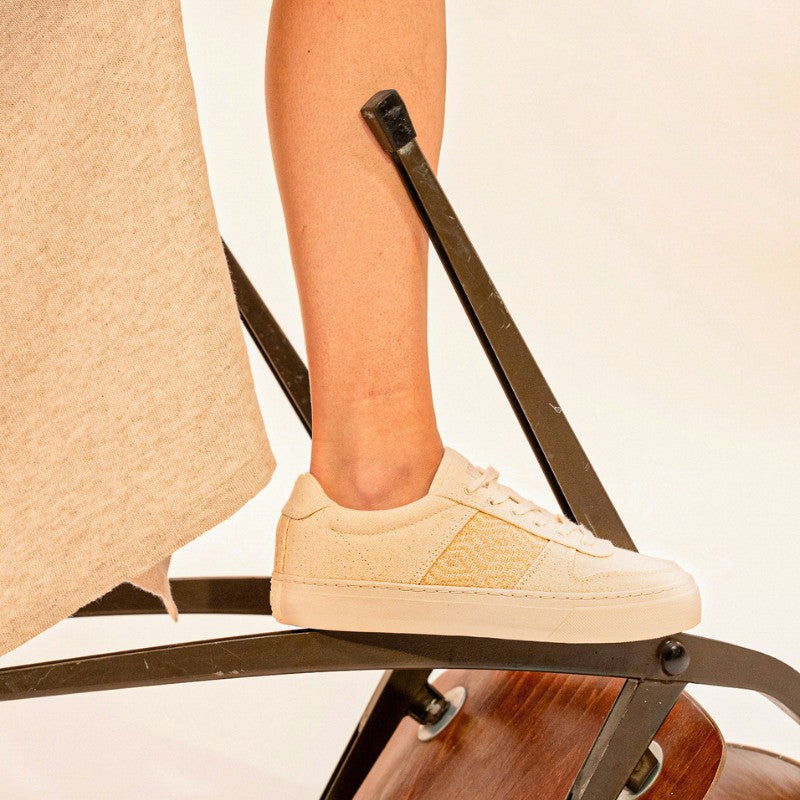 N'GO Sneaker Mai Chau aus Canvas in Beige und Pfirsich-Orange – Seitenansicht