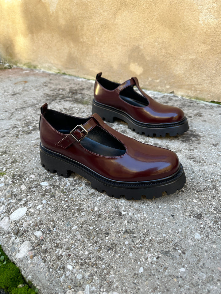 Mary-janes-banies-bordeaux-vegan