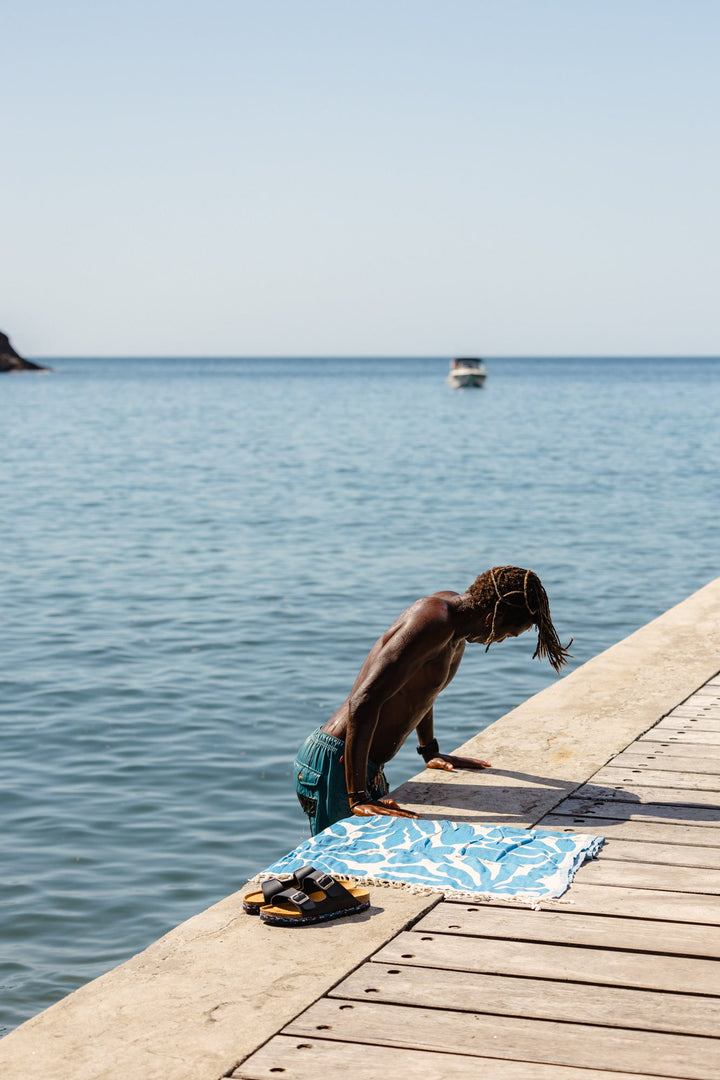sandales noiresà deux brides de la marque Nuoceans