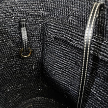 Charger l'image dans la galerie, Sac à main vegan made in france Anjara panier en raphia noir et Uppeal alternative au cuir traditionnel, design intemporel, citadin et durable