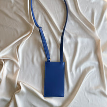 Charger l&#39;image dans la galerie, Pochette Vanille bleue roi