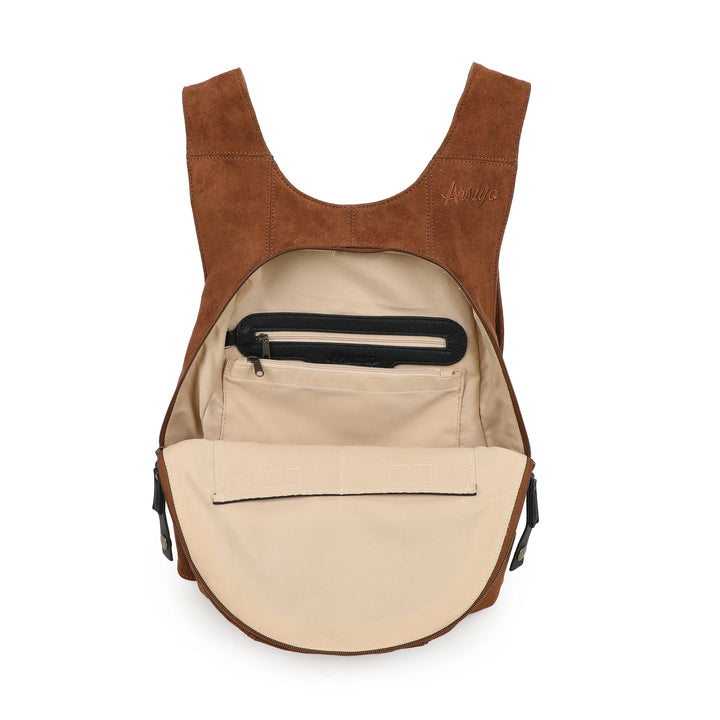sac à dos en suedine vegan camel ouvert