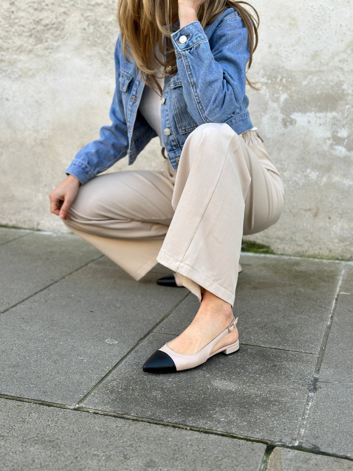 Chaussures vegan type escarpins plats à bout pointu, bicolor