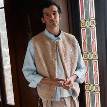 Charger l&#39;image dans la galerie, Polaire sans manche camel en matière recyclée