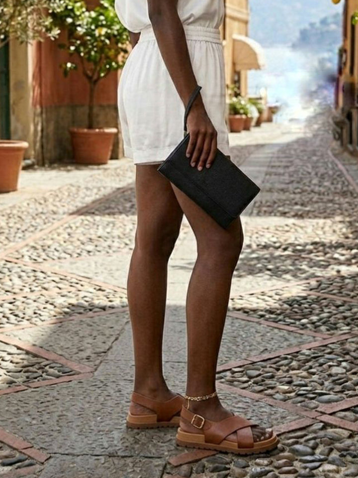 Kreuzriemen-Fußbett-Sandalen