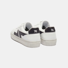Load image into Gallery viewer, sneakers en café de la marque Zèta en collaboration avec Nespresso vue de dos