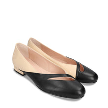 Charger l&#39;image dans la galerie, Chaussures véganes femme plates ballet bicolore classique noir beige Apple Skin | NAE