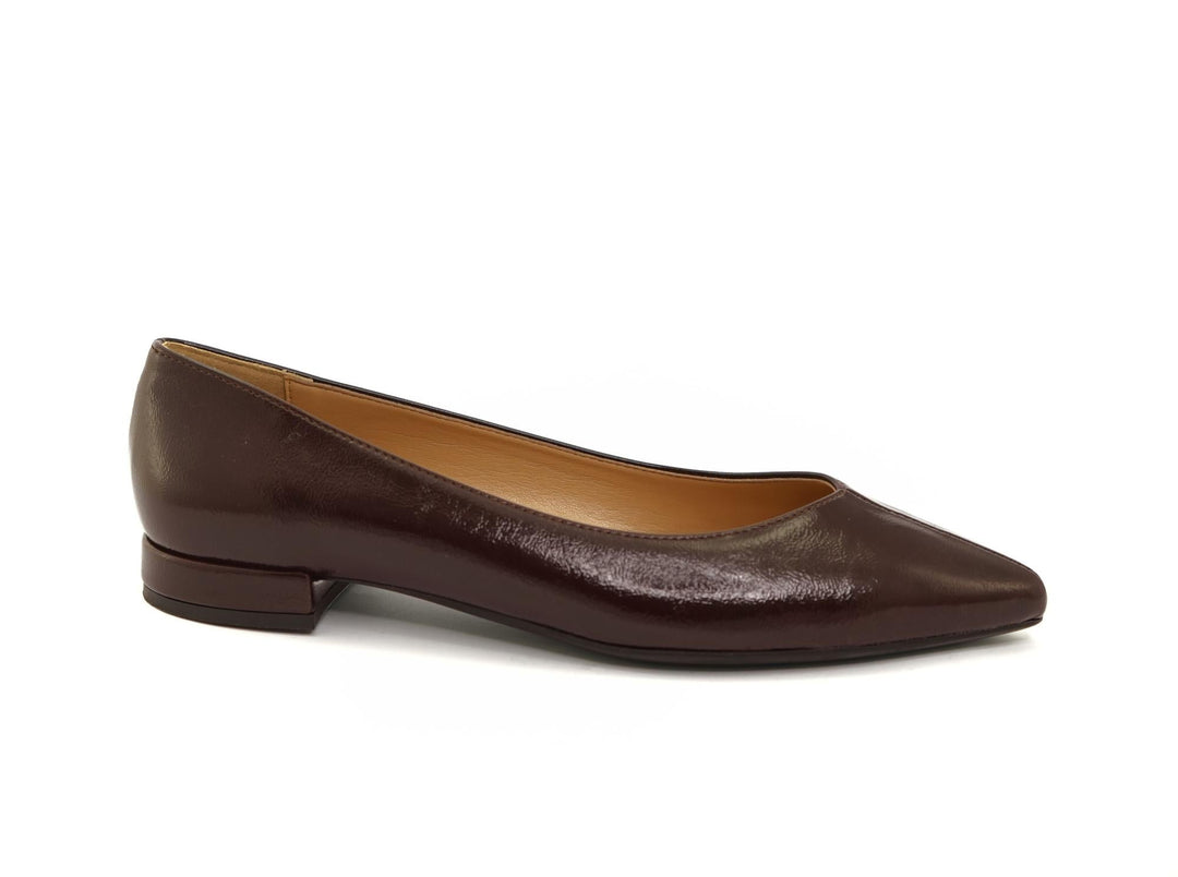 ballerines en cuir vegan marron glacé au style vintage avec bout pointu