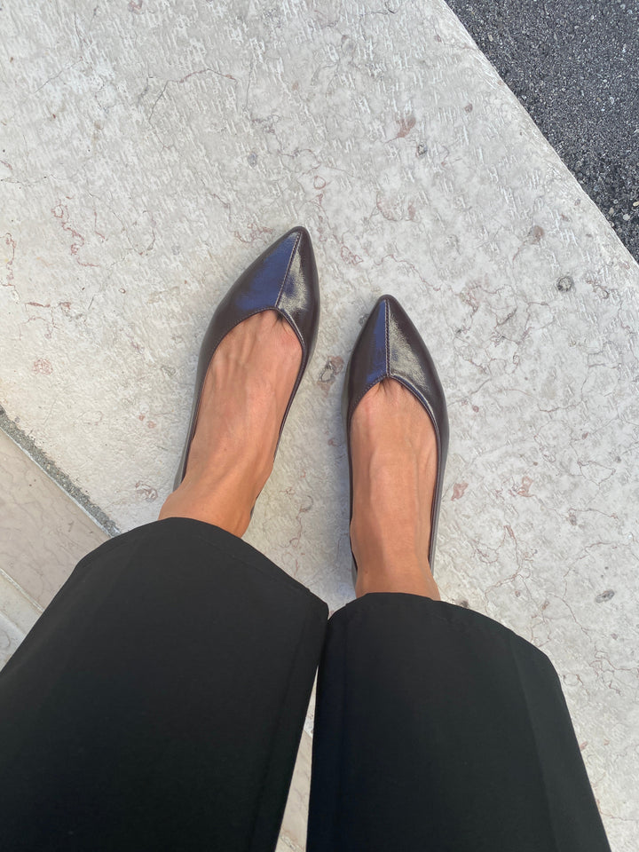ballerines en cuir vegan marron glacé au style vintage avec bout pointu