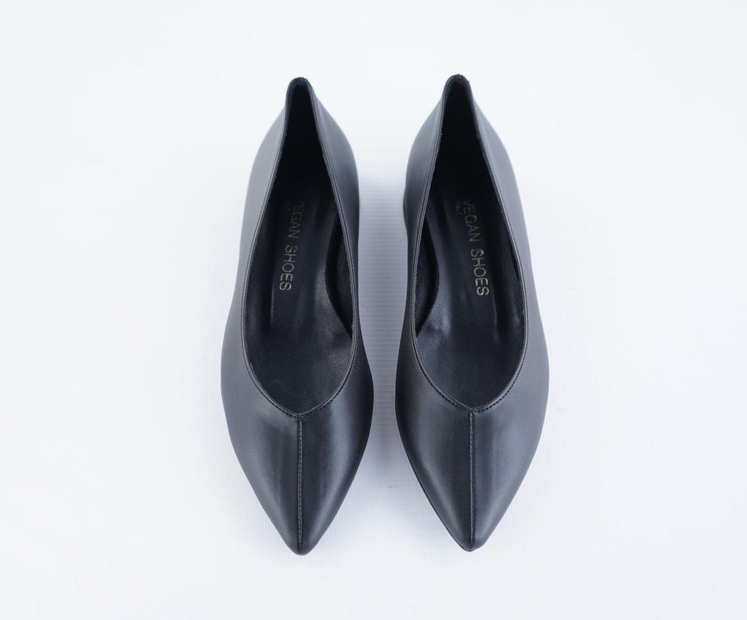 ballerines noires à bout pointu en cuir vegan