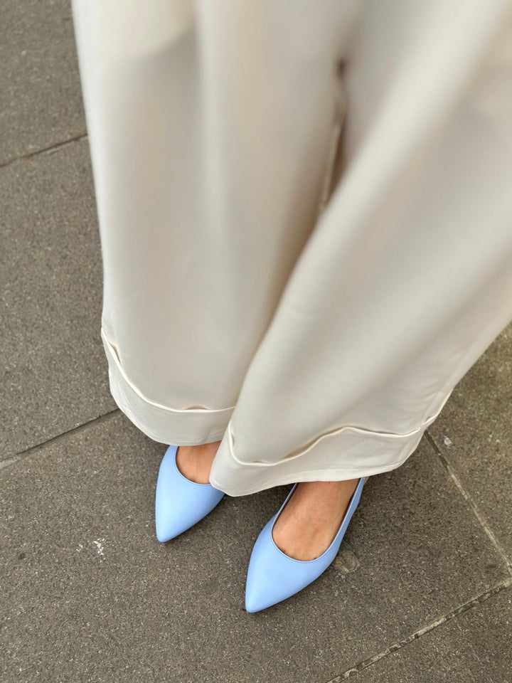 Ballerines slingback à bout pointu bleu en cuir vegan