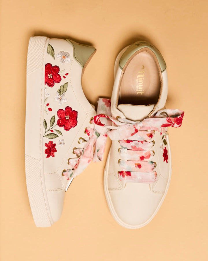 baskets en cuir vegan brodées de motifs floraux, marque Minuit sur Terre