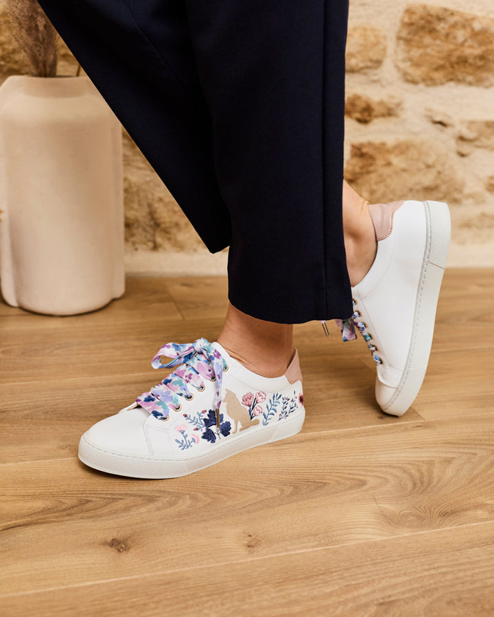 baskets en cuir vegan brodées de motifs floraux, marque Minuit sur Terre