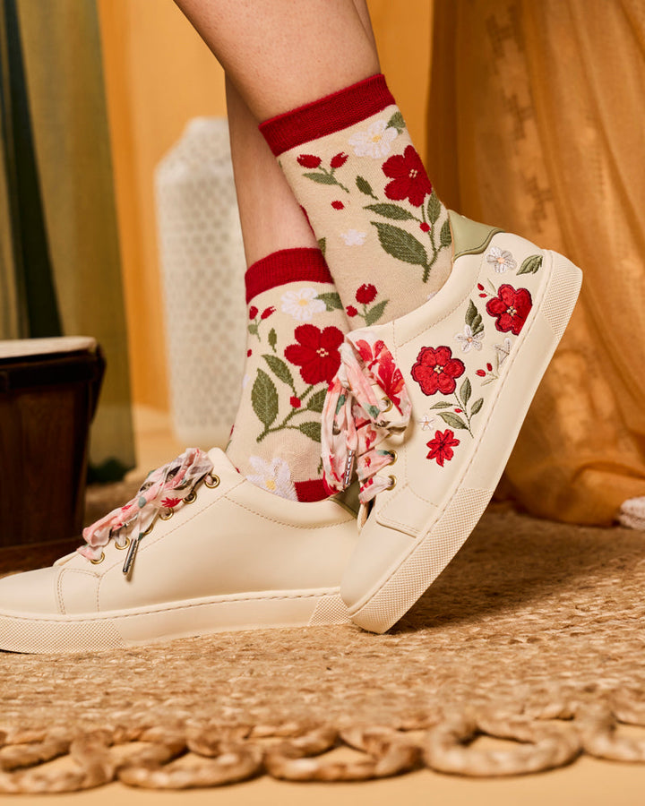 baskets en cuir vegan brodées de motifs floraux, marque Minuit sur Terre