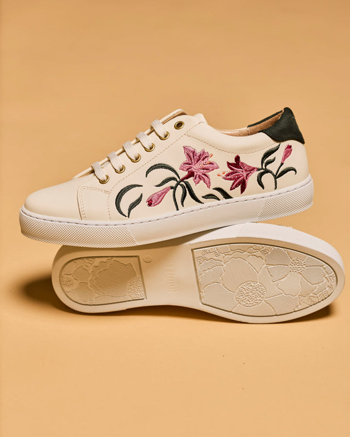 baskets en cuir vegan brodées de motifs floraux, marque Minuit sur Terre