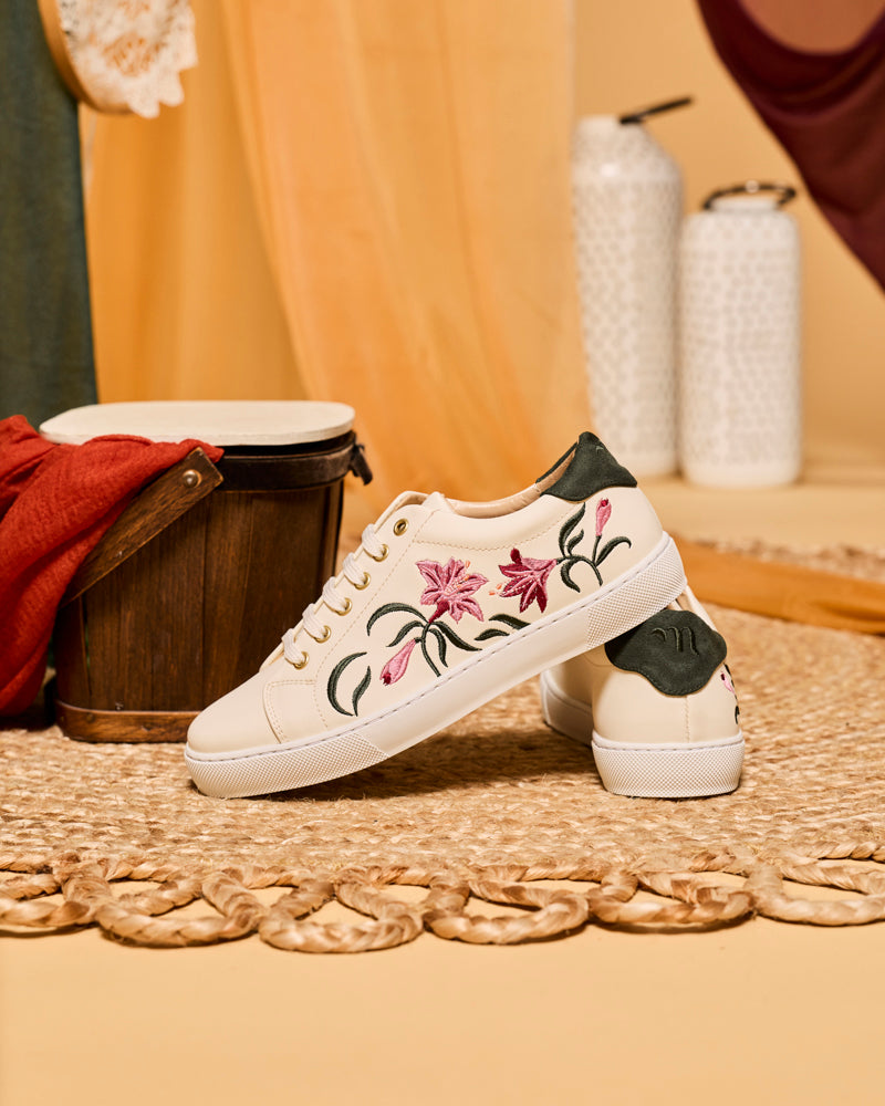 baskets en cuir vegan brodées de motifs floraux, marque Minuit sur Terre