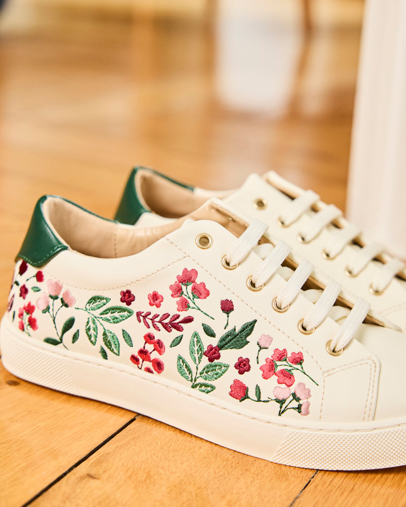 baskets en cuir vegan brodées de motifs floraux, marque Minuit sur Terre