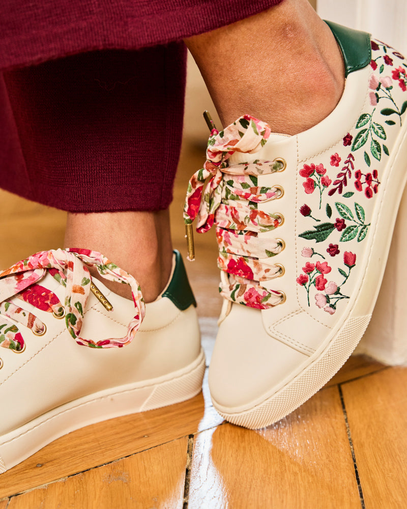 baskets en cuir vegan brodées de motifs floraux, marque Minuit sur Terre