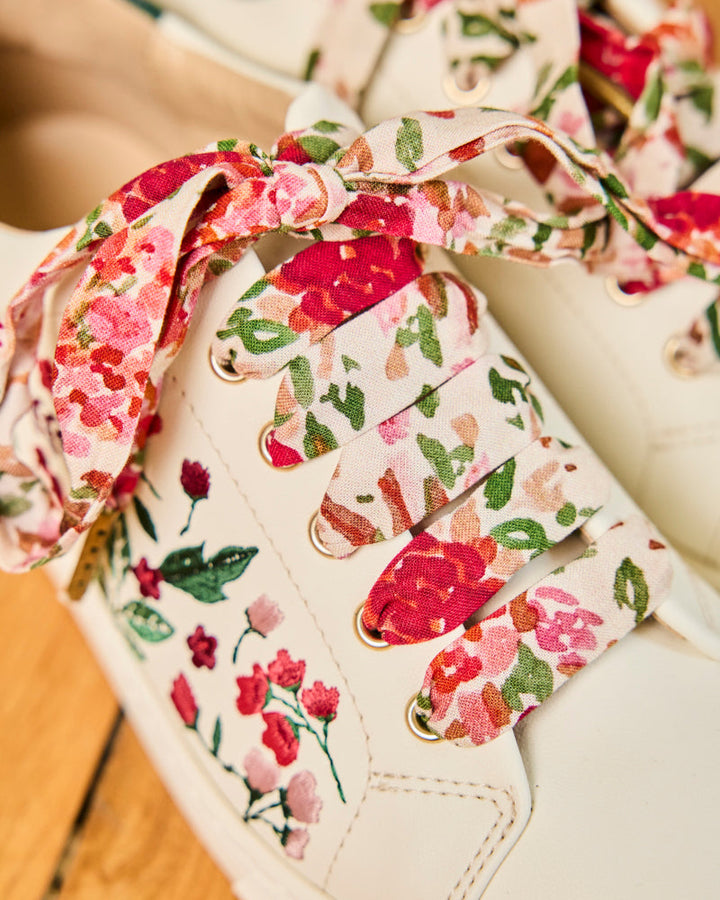 baskets en cuir vegan brodées de motifs floraux, marque Minuit sur Terre