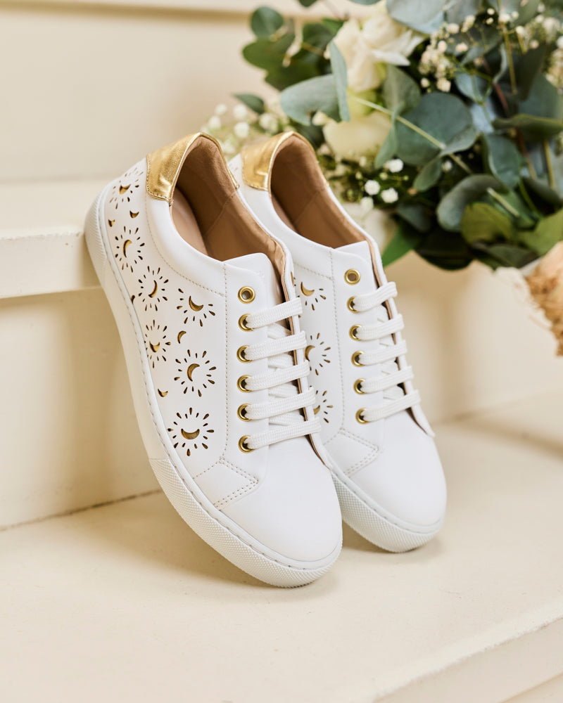 baskets en cuir vegan brodées de motifs floraux, marque Minuit sur Terre