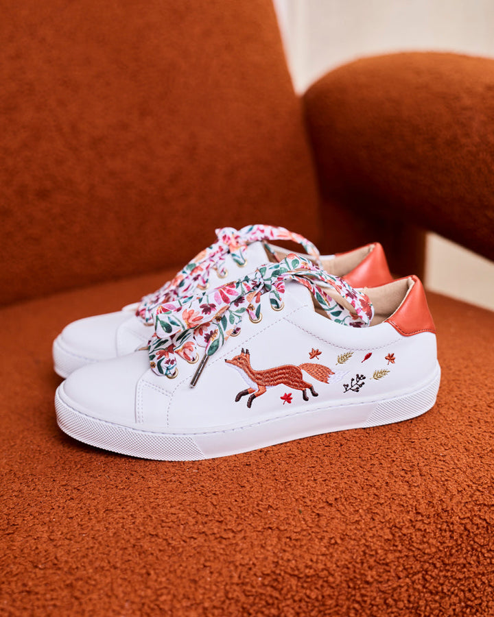baskets en cuir vegan brodées de motifs floraux, marque Minuit sur Terre