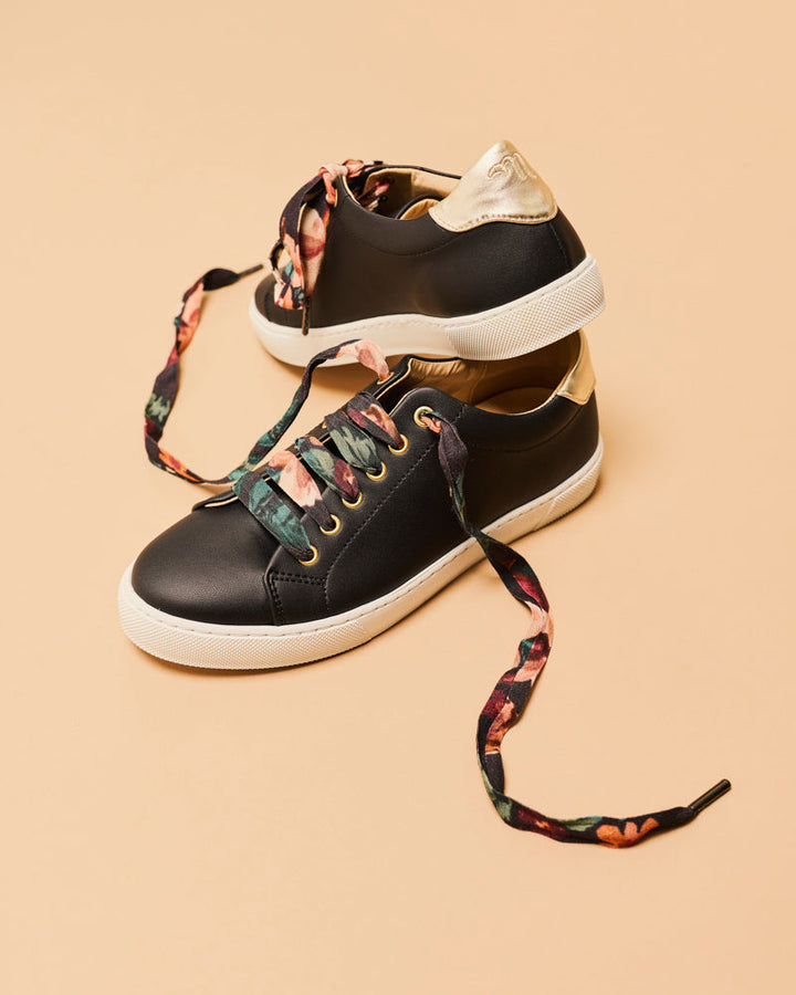baskets en cuir vegan brodées de motifs floraux, marque Minuit sur Terre
