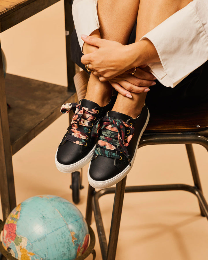 baskets en cuir vegan brodées de motifs floraux, marque Minuit sur Terre