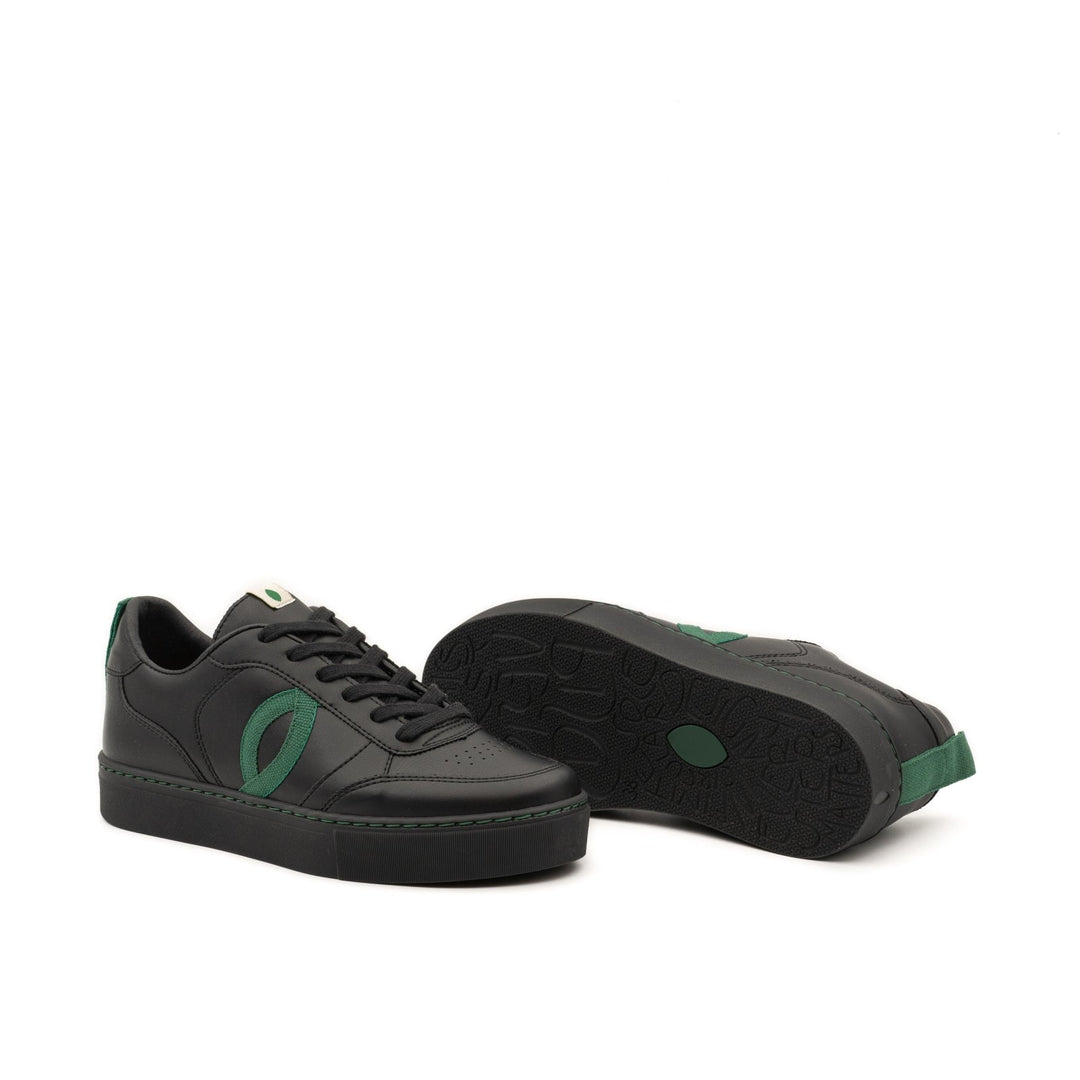 baskets noir en cuir vegan 