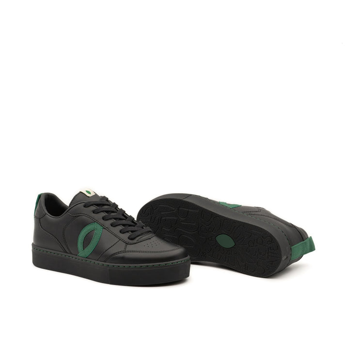 baskets noir en cuir vegan 