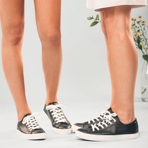 baskets vegan en cuir de pomme noir