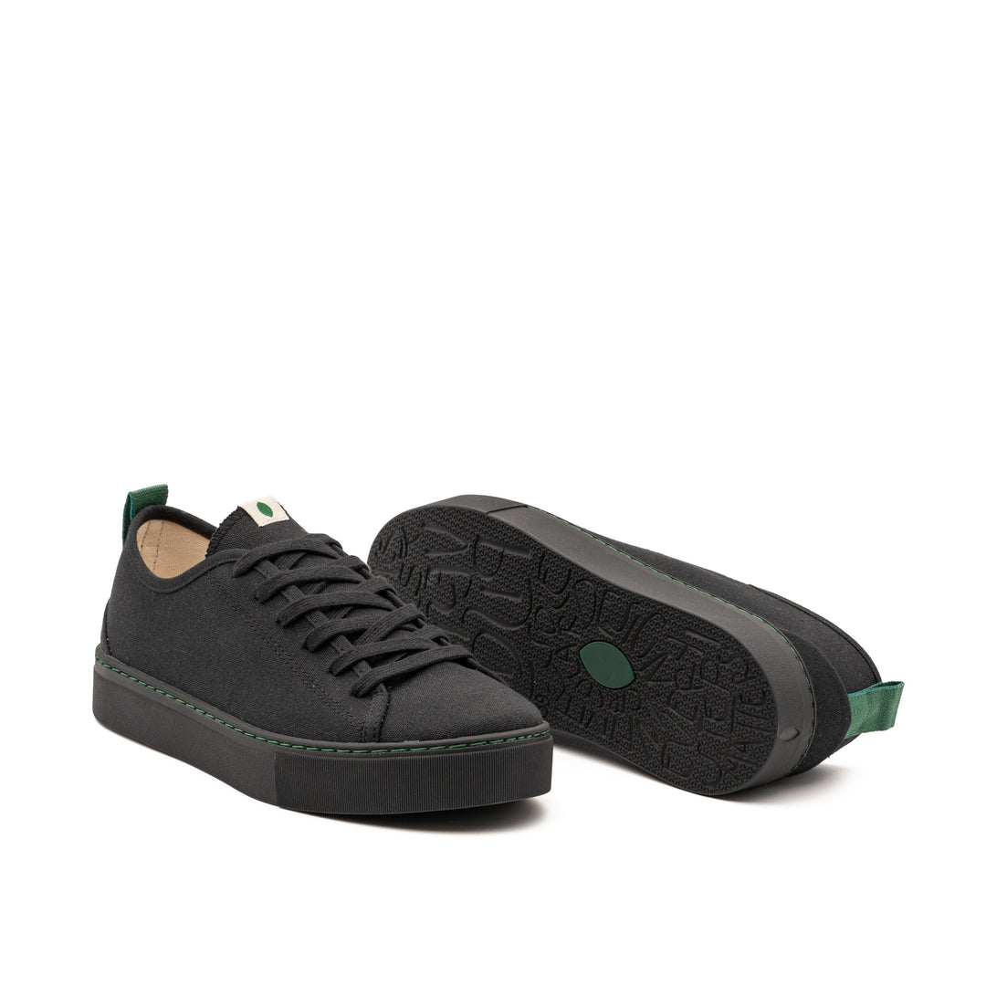baskets en toile noire semelles noires