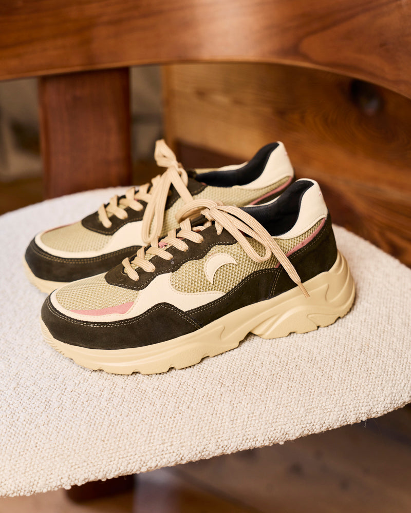 baskets vegan au design rétro running avec semelles épaisses chunky
