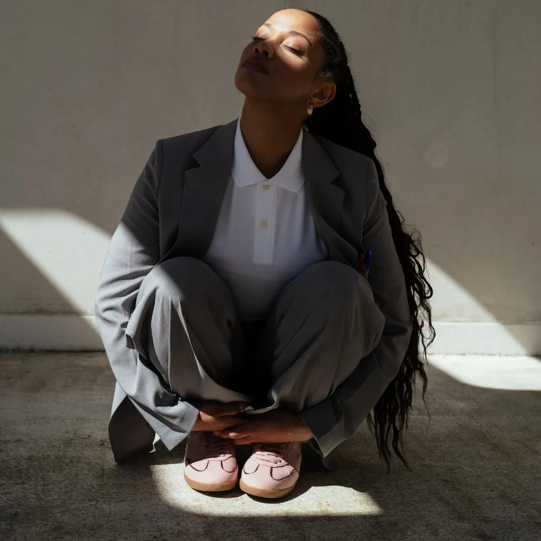 tenue avec baskets vegan rose