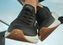 Charger l&#39;image dans la galerie, baskets de running noir et blanche vegan