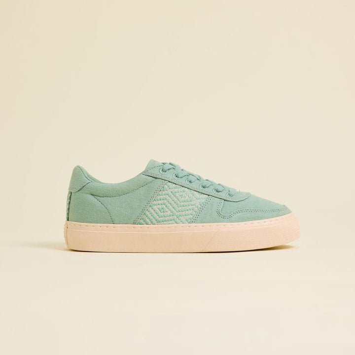 baskets vegan bleu turquoise avec  tissage ethnique marque N&