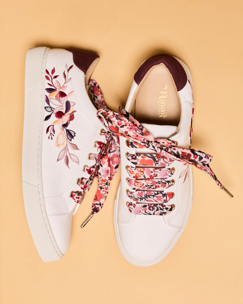 baskets en cuir vegan brodées de motifs floraux, marque Minuit sur Terre