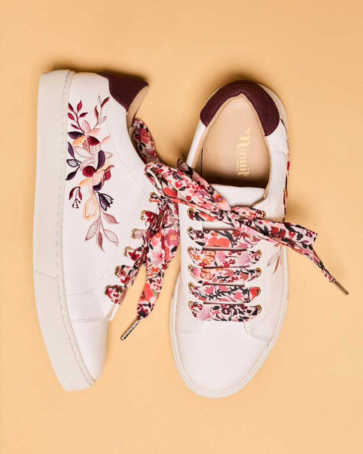 baskets en cuir vegan brodées de motifs floraux, marque Minuit sur Terre