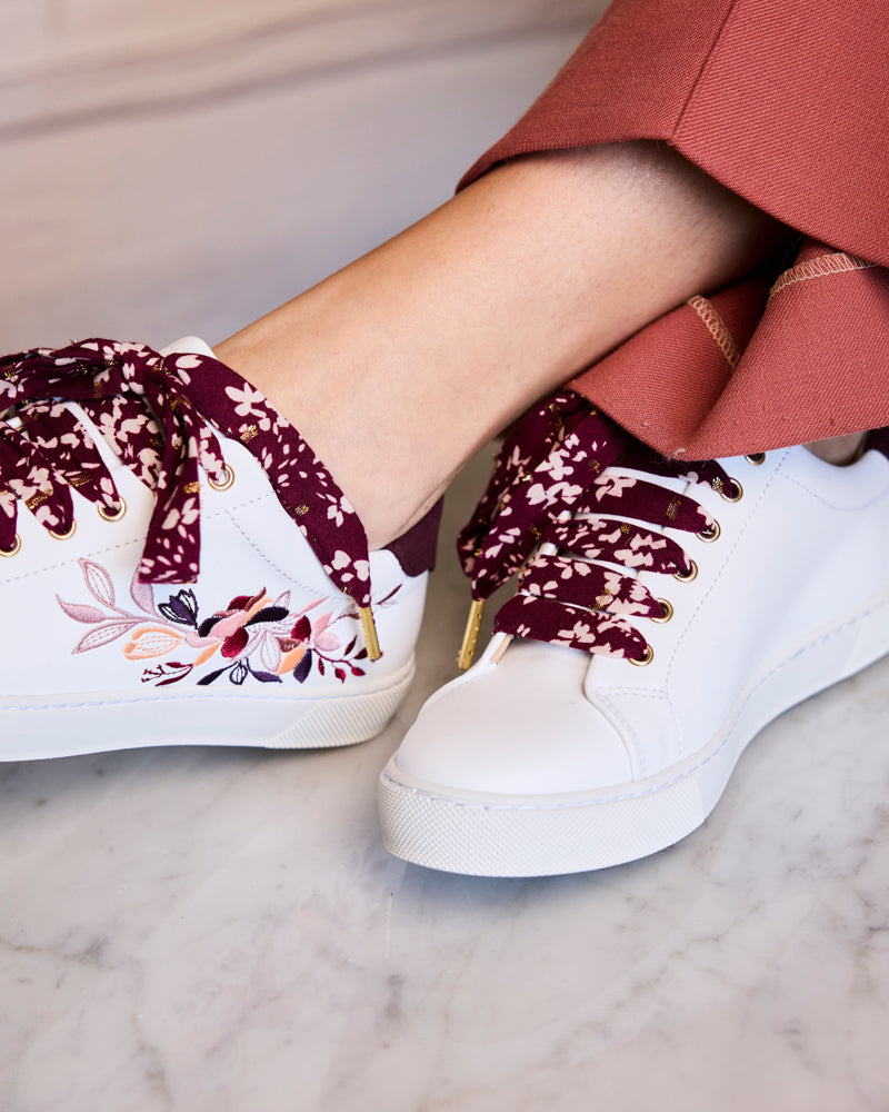 baskets en cuir vegan brodées de motifs floraux, marque Minuit sur Terre