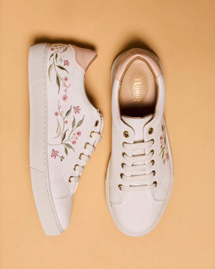 baskets en cuir vegan brodées de motifs floraux, marque Minuit sur Terre